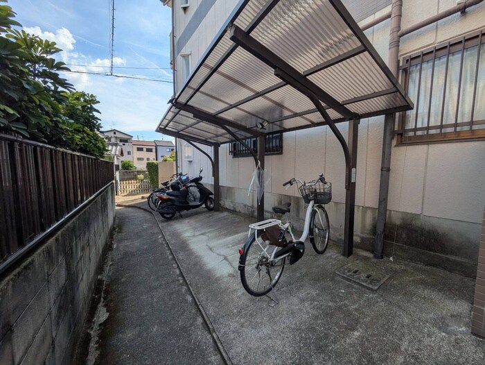 物件外観写真6　(駐輪場)