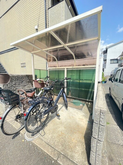 物件外観写真5　(駐輪場)