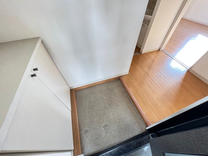 物件内観写真17　(玄関)