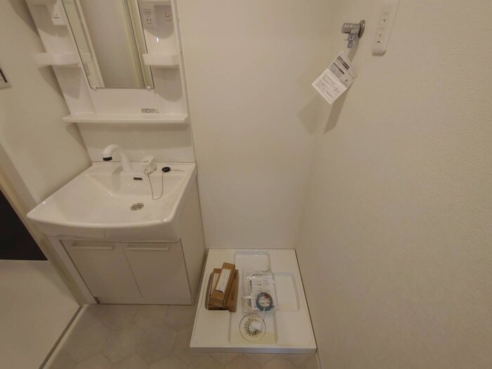 物件内観写真18　(洗濯機置場)