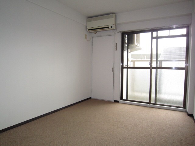 物件内観写真10　(室内からの展望)