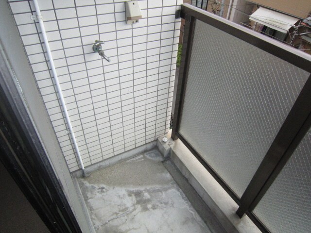 物件内観写真16　(洗濯機置場)