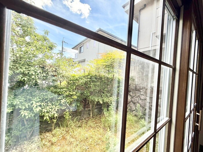 物件内観写真18　(室内からの展望)