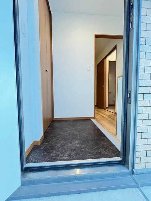 物件内観写真7　(玄関)