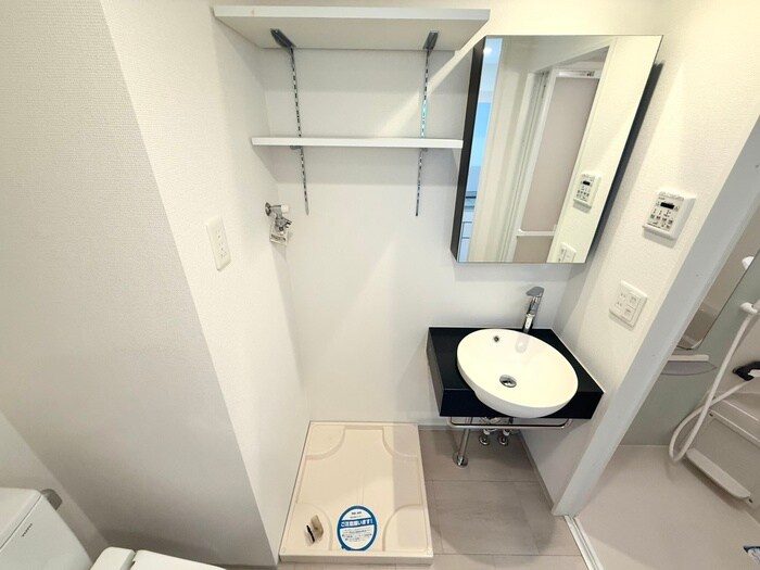 物件内観写真12　(洗濯機置場)