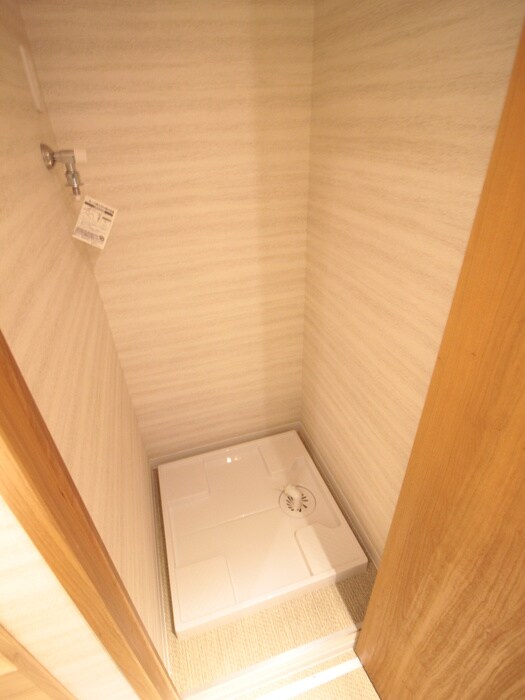 物件内観写真15　(洗濯機置場)