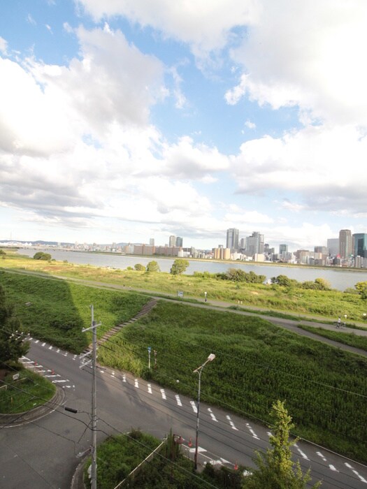 物件内観写真16　(室内からの展望)