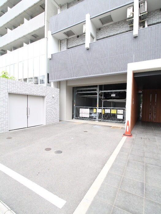 物件外観写真3　(駐車場)