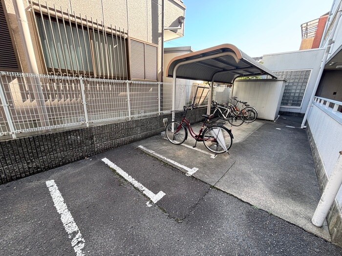物件外観写真6　(駐輪場)