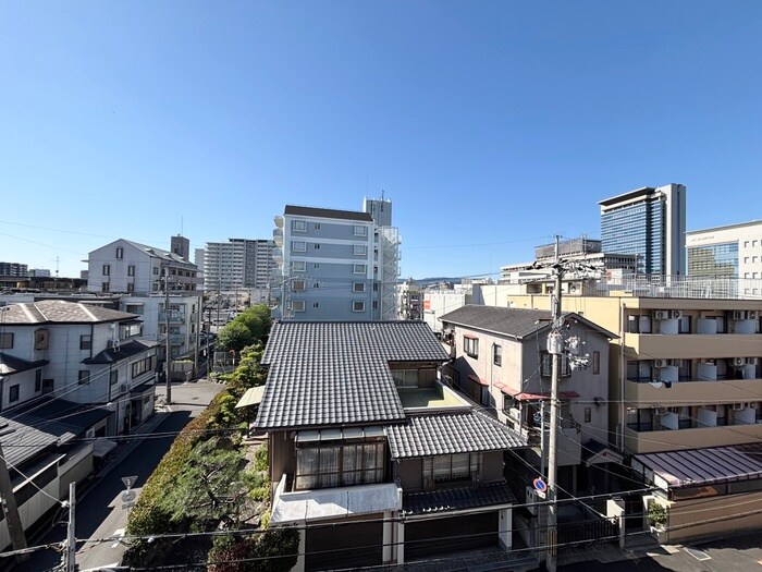 物件内観写真22　(室内からの展望)