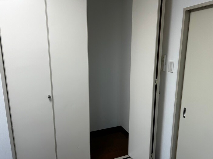 物件内観写真13　(収納)