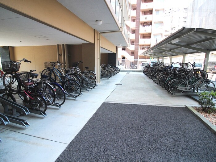 物件外観写真4　(駐輪場)