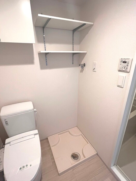 物件内観写真10　(洗濯機置場)