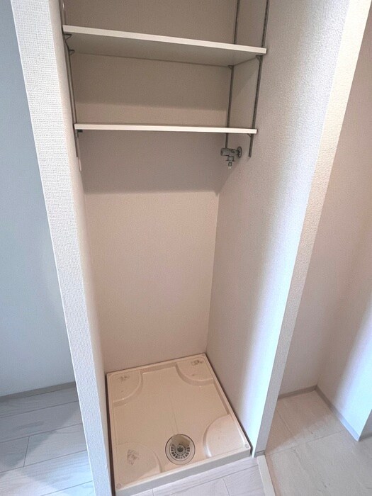 物件内観写真11　(洗濯機置場)