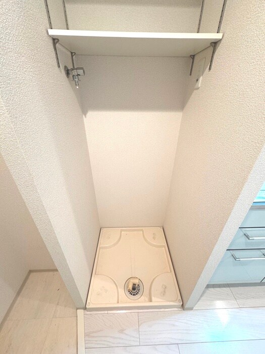 物件内観写真11　(洗濯機置場)