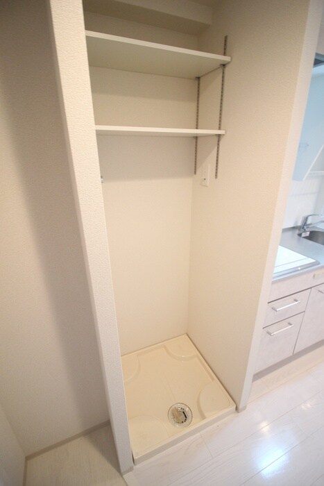 物件内観写真11　(洗濯機置場)