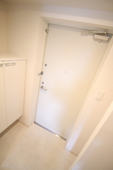 物件内観写真12　(玄関)