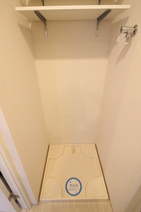 物件内観写真13　(洗濯機置場)