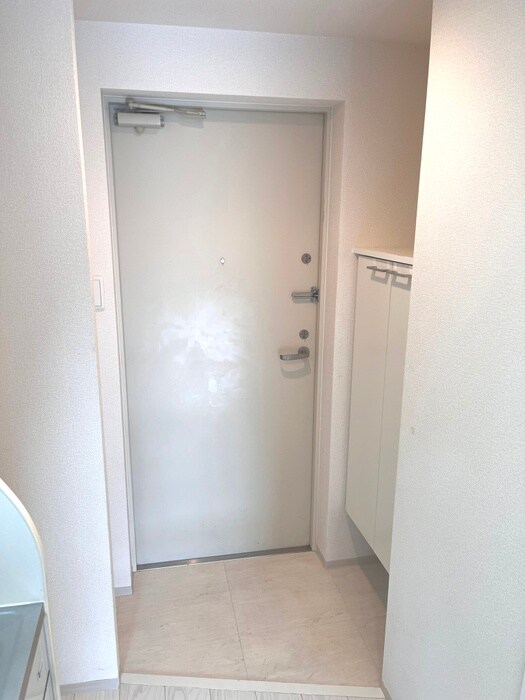 物件内観写真13　(玄関)