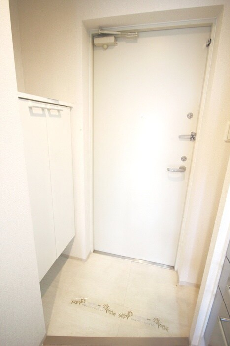 物件内観写真15　(玄関)