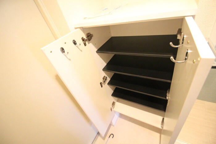 物件内観写真15　(靴箱)