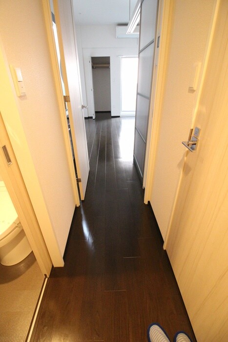 物件内観写真16　(廊下)