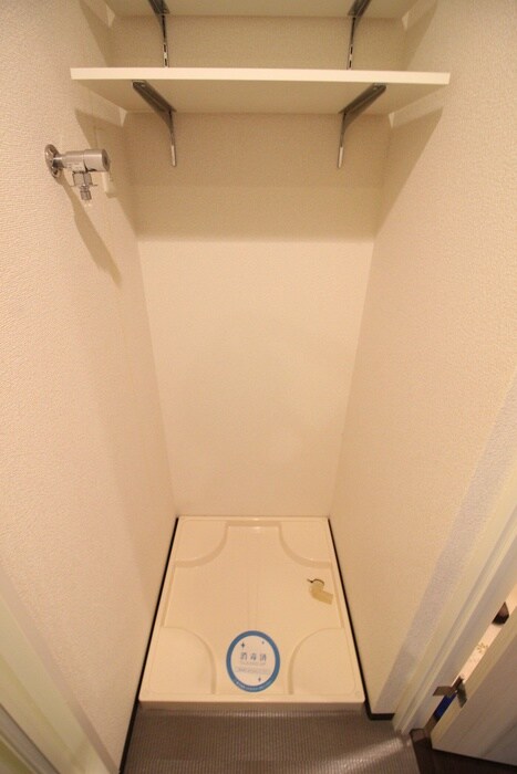 物件内観写真18　(洗濯機置場)
