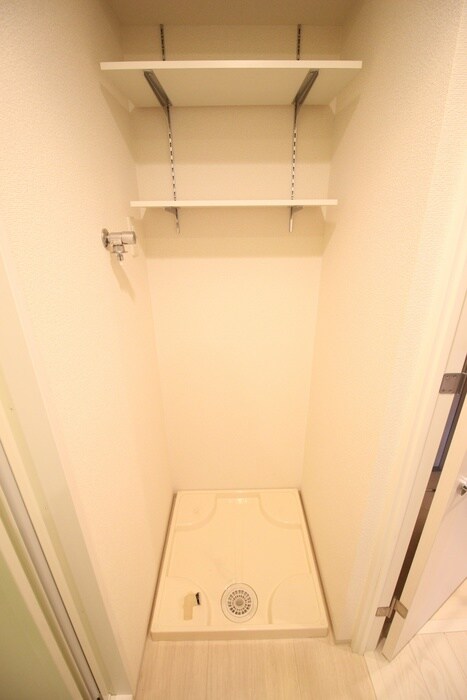 物件内観写真18　(洗濯機置場)