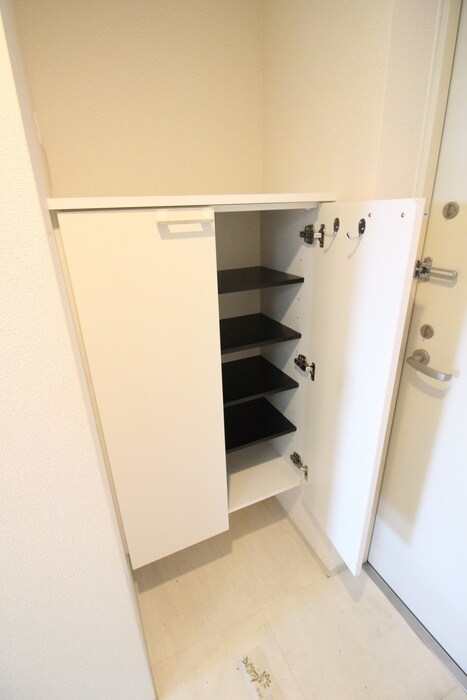 物件内観写真18　(靴箱)