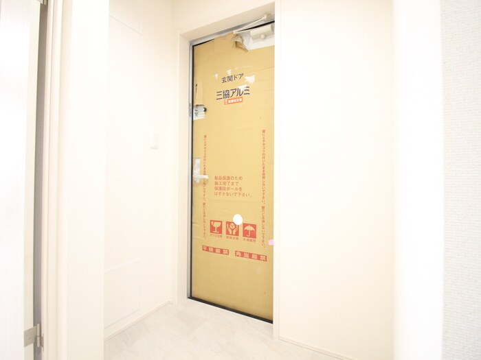 物件内観写真15　(玄関)
