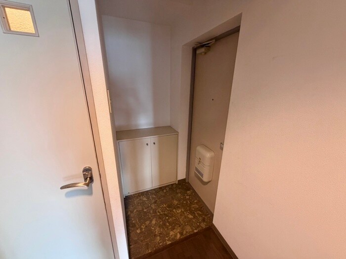 物件内観写真12　(玄関)