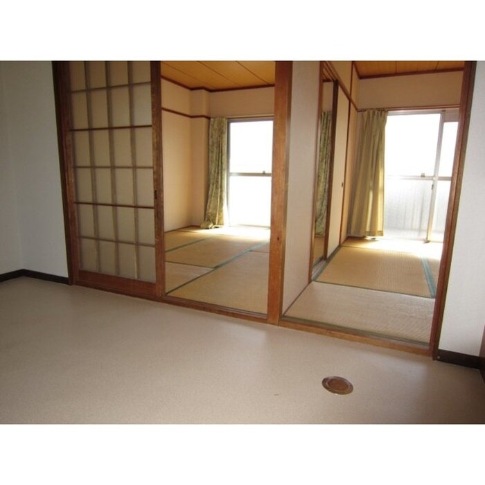 物件内観写真8　(居室)