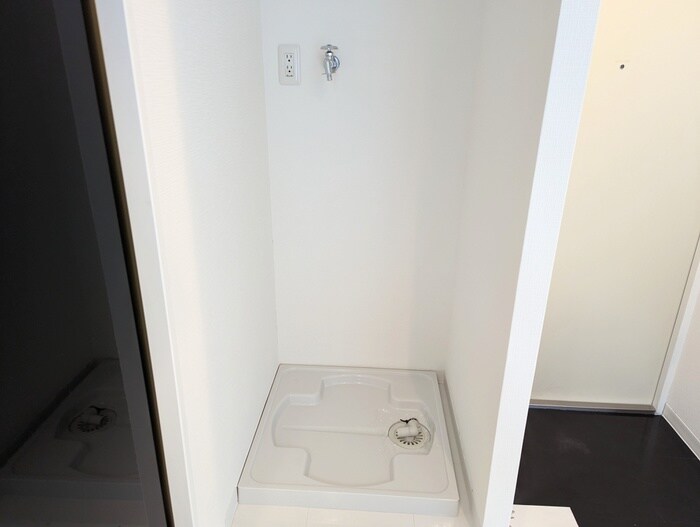 物件内観写真17　(洗濯機置場)