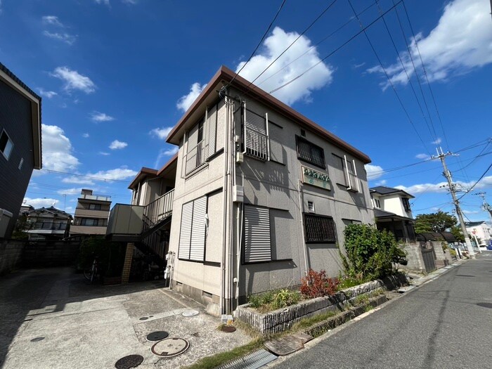 物件外観写真2　(駐車場)