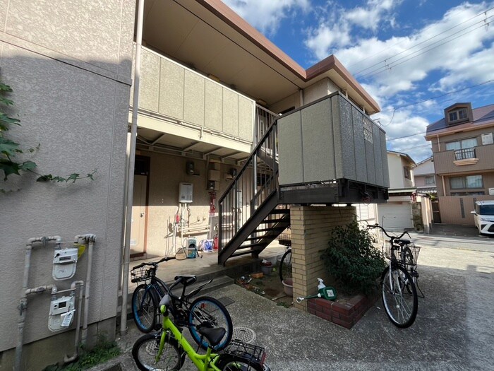 物件外観写真5　(エントランス部分)