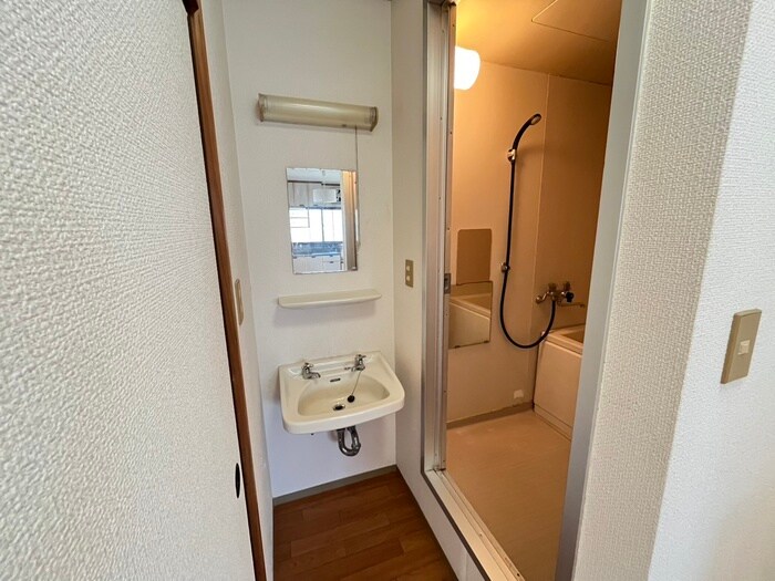 物件内観写真11　(洗面)