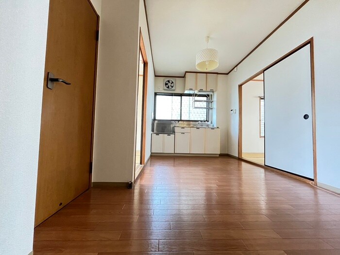 物件内観写真16　(廊下)