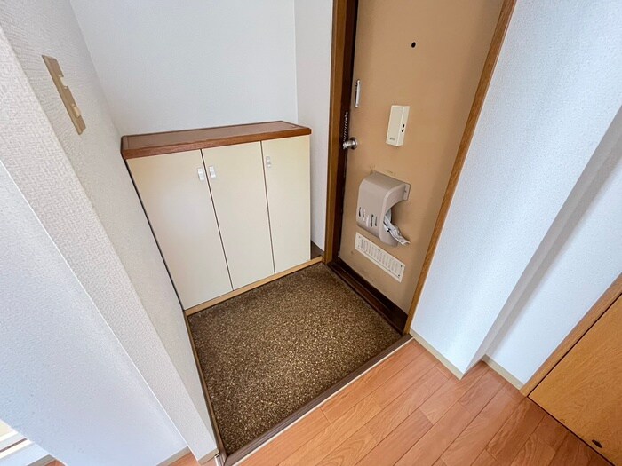 物件内観写真17　(玄関)