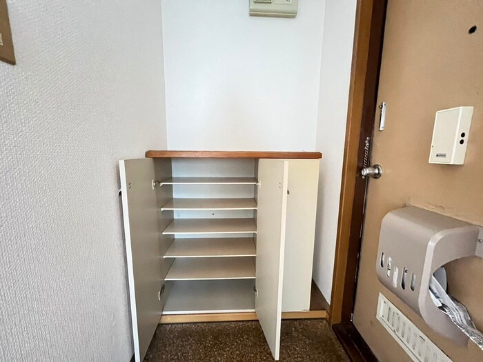 物件内観写真18　(靴箱)