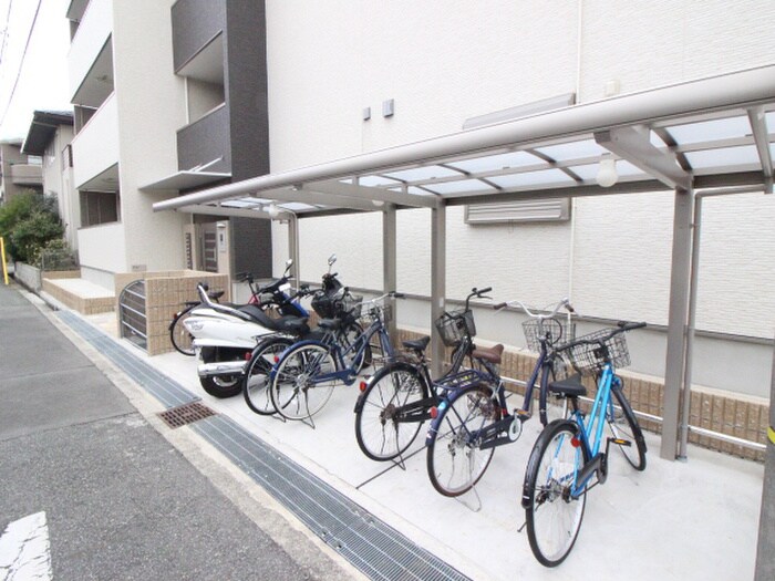 物件外観写真6　(駐輪場)