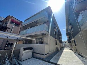 太秦レジデンス　E棟外観写真