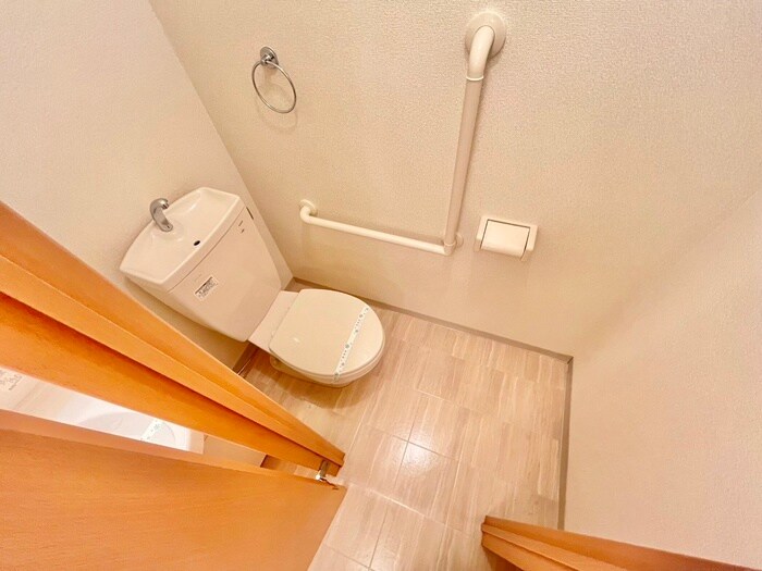 物件内観写真13　(トイレ)