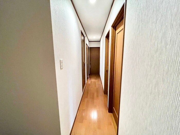 物件内観写真18　(廊下)
