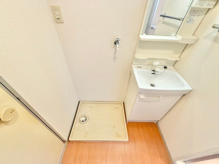 物件内観写真17　(洗濯機置場)