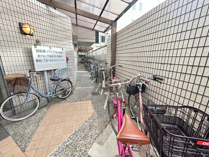 物件外観写真3　(駐輪場)