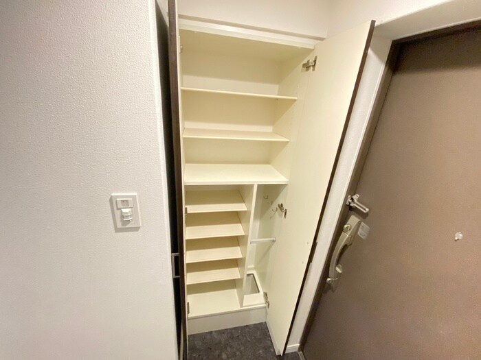 物件内観写真18　(靴箱)