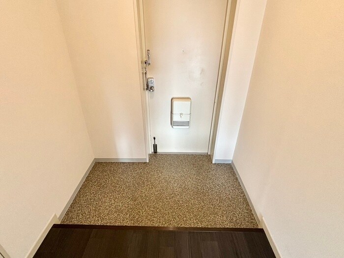物件内観写真13　(玄関)