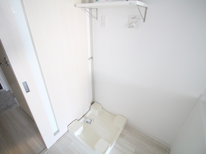 物件内観写真12　(洗濯機置場)