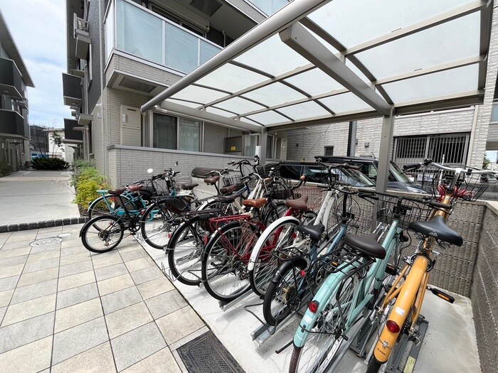 物件外観写真5　(駐輪場)