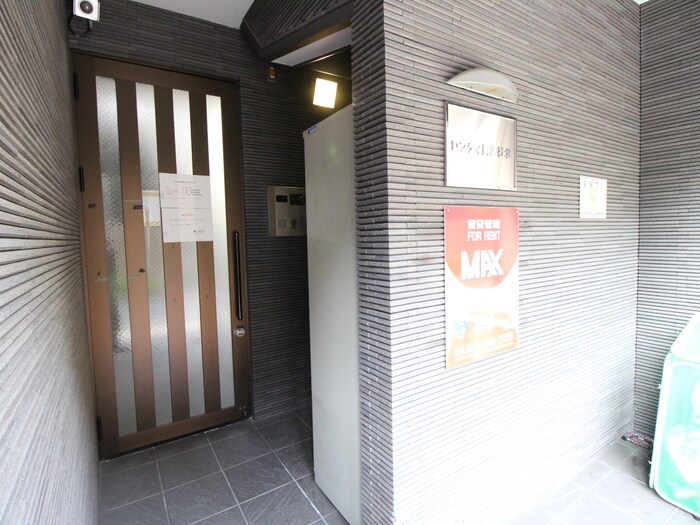 物件外観写真5　(エントランス部分)